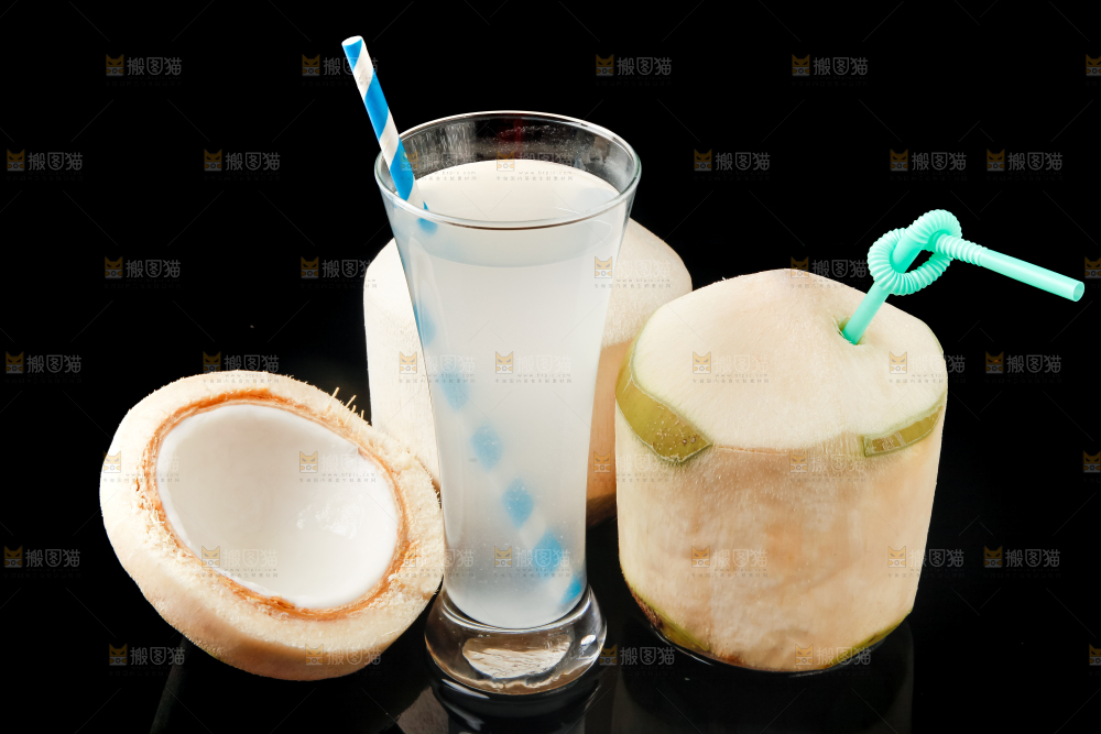 黑底上的青椰子