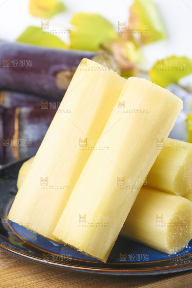 盘子里装着黑皮甘蔗