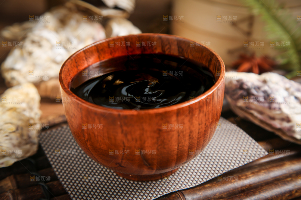盘子里装着老陈醋