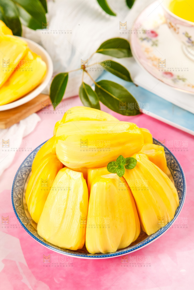 盘子里的泰国黄心菠萝蜜