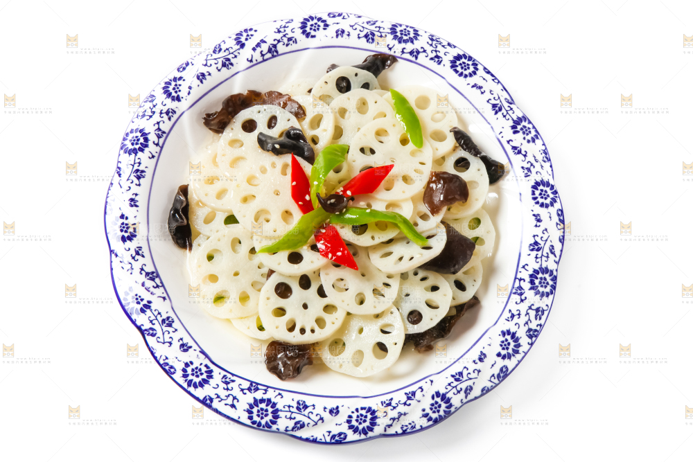 盘子里的藕片炒木耳