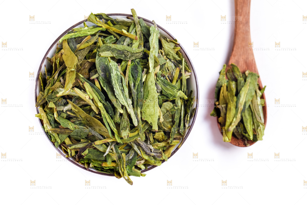 碟子里的绿茶叶