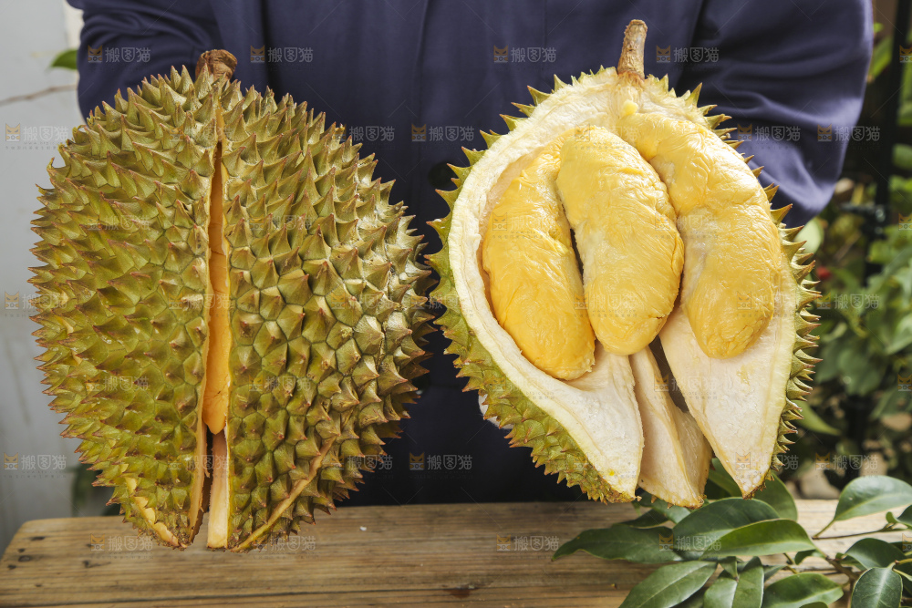 木板上的泰国榴莲
