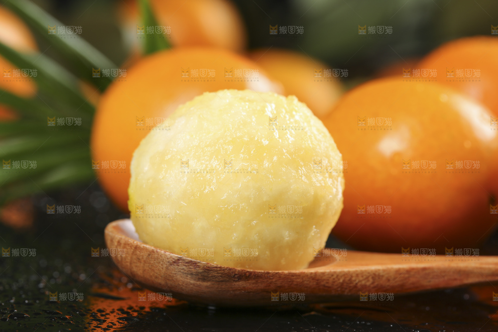 黑石板上的广西金钱橘