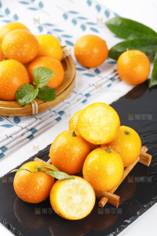 黑石板上的广西金钱橘