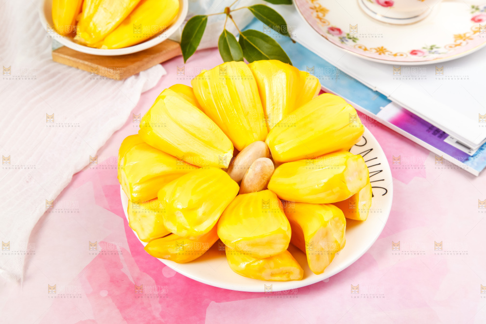 盘子里的泰国黄心菠萝蜜