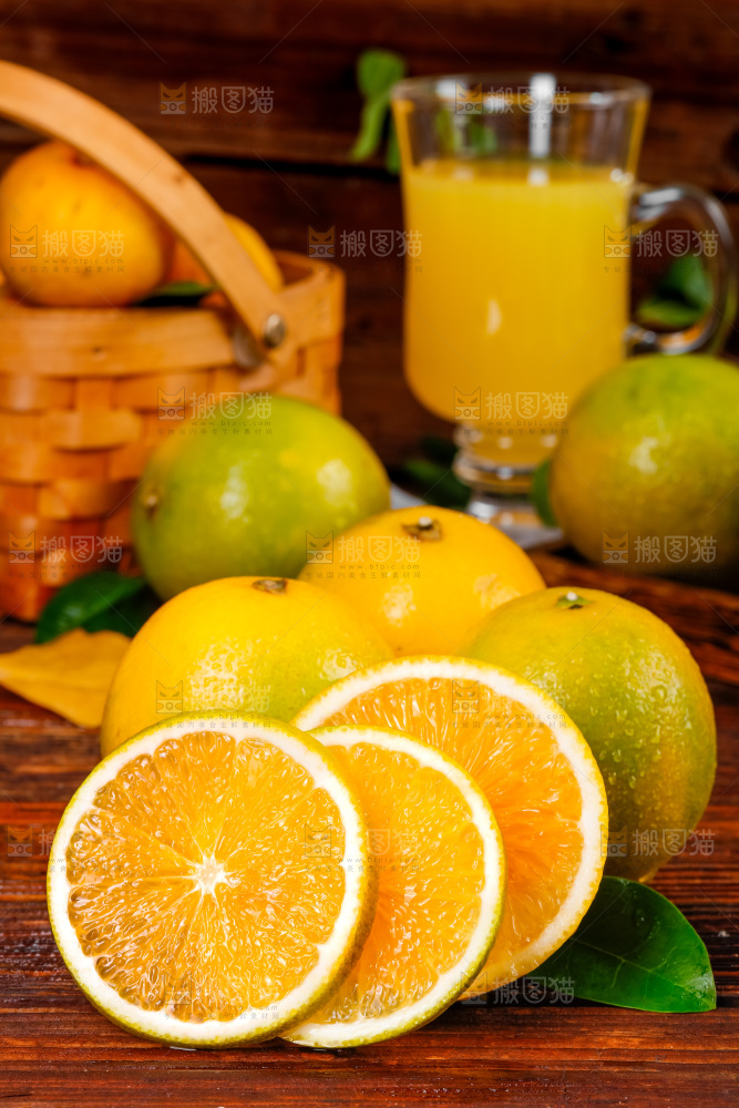 木板上的冰糖橙