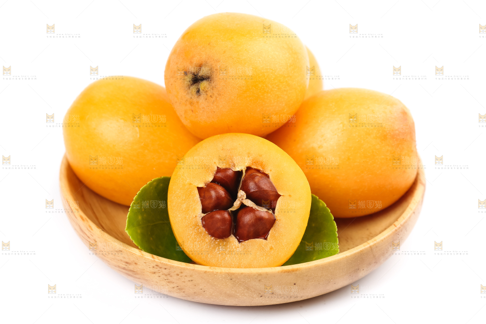 盘子里的蒙自枇杷