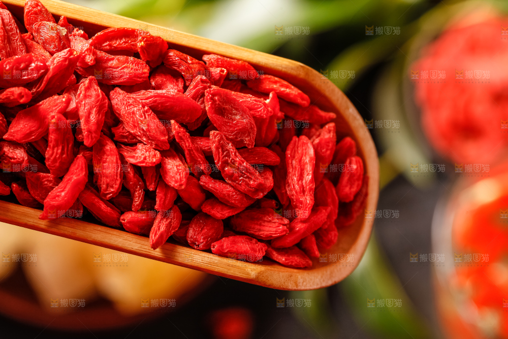 深底上放着宁夏枸杞