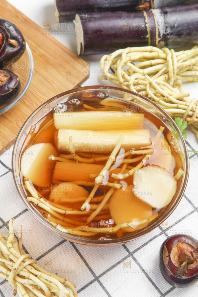 碗里装着腌生姜