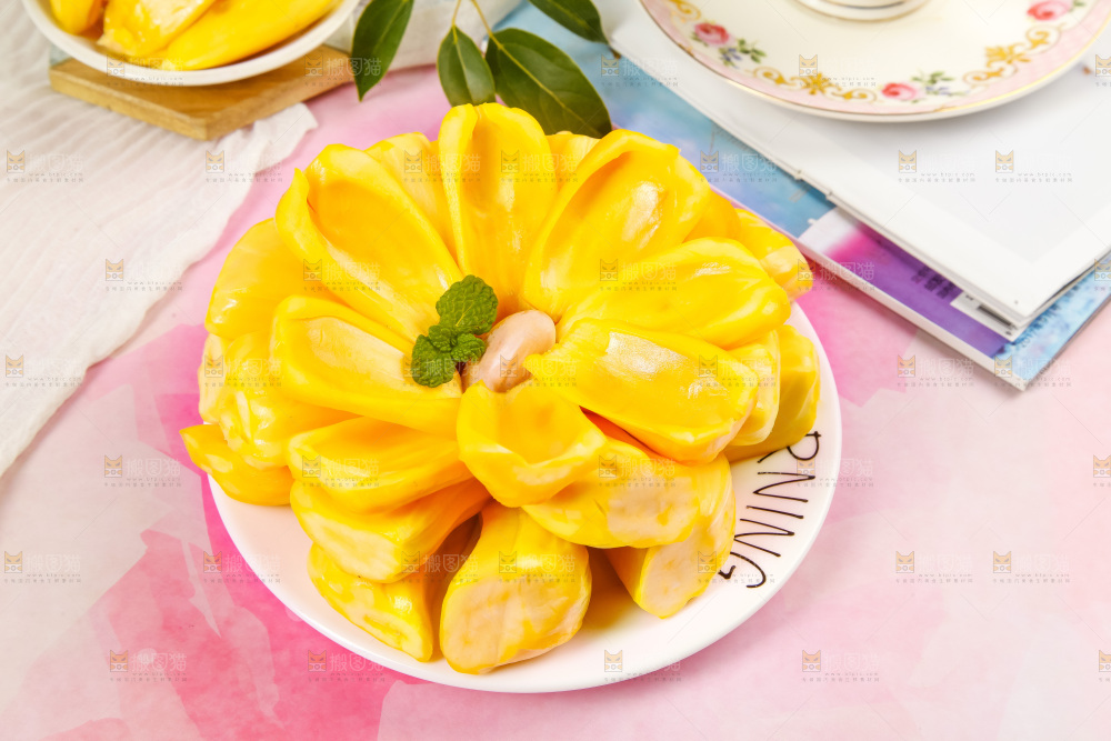 盘子里的泰国黄心菠萝蜜