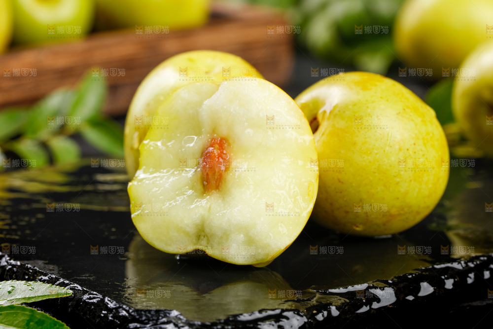 黑底上的青枣