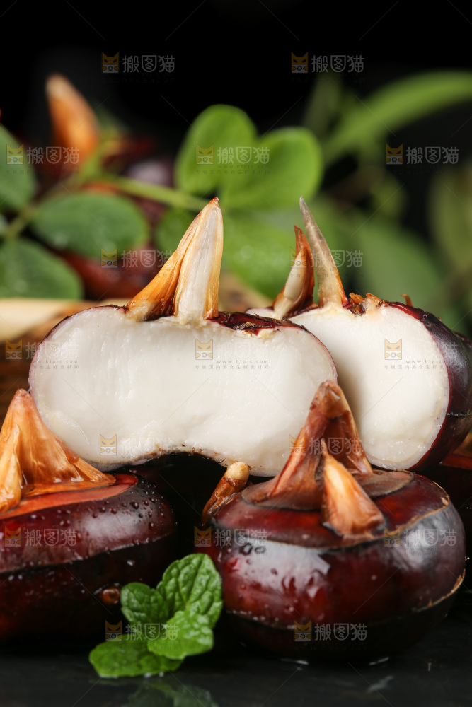 黑石板上的荔浦马蹄