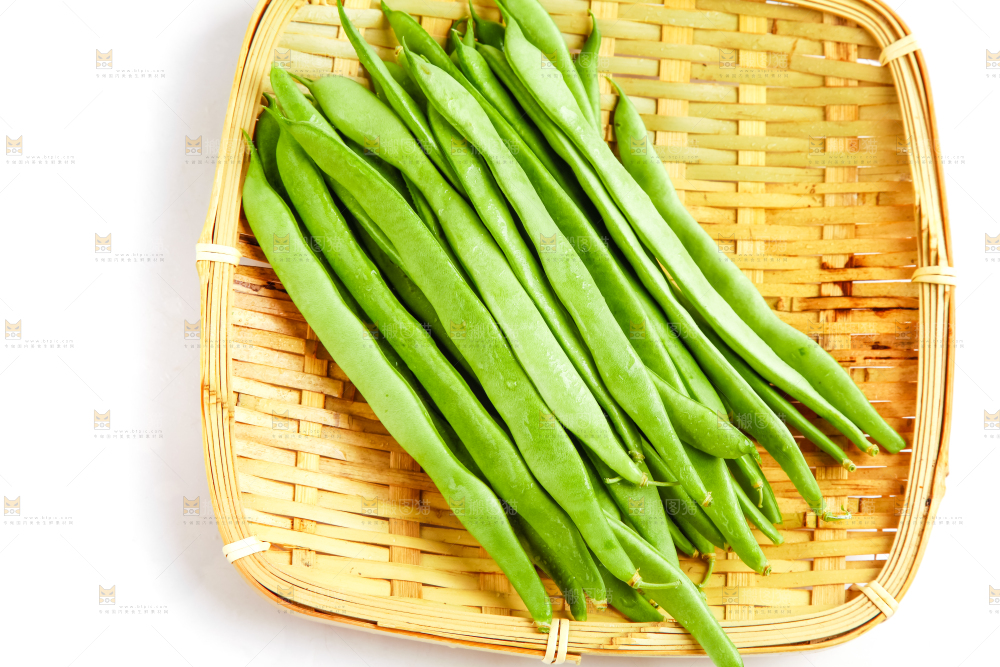 篮子里装着青豆角
