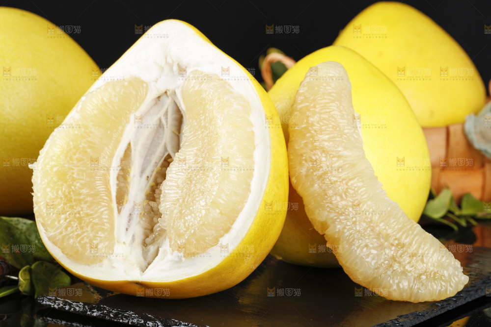 石板上的福建白肉蜜柚