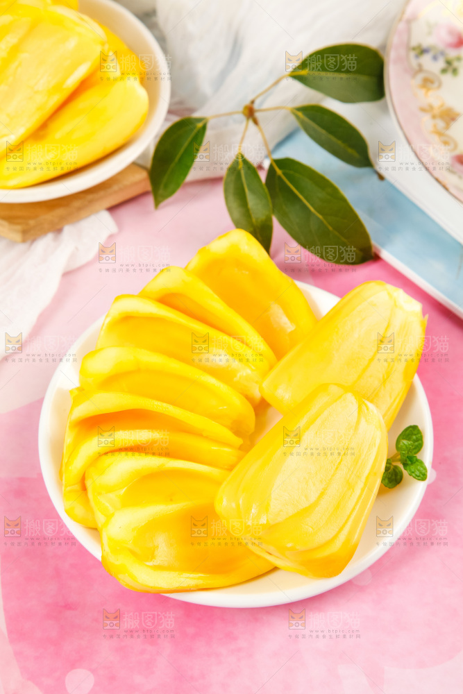 盘子里的泰国黄心菠萝蜜