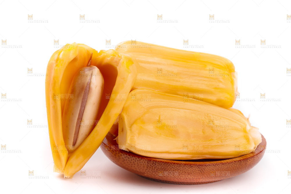 碟子里装着越南红心菠萝蜜
