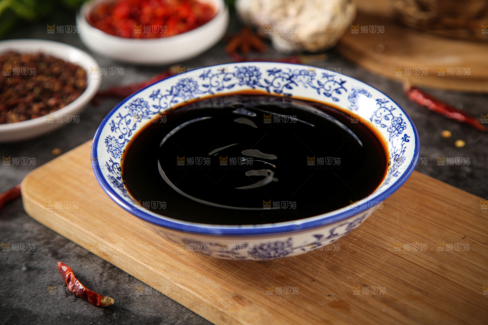 盘子里的蚝油