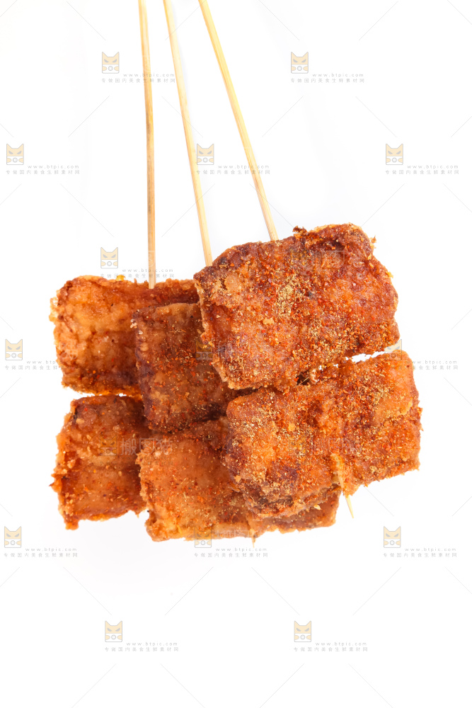 签子上穿着香酥带鱼
