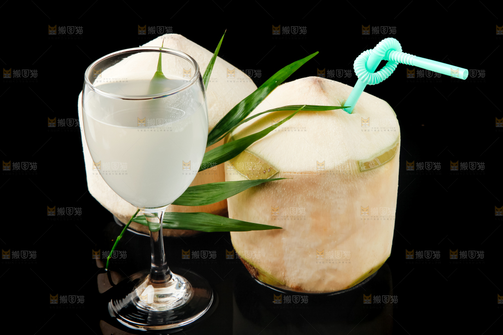 黑底上的青椰子