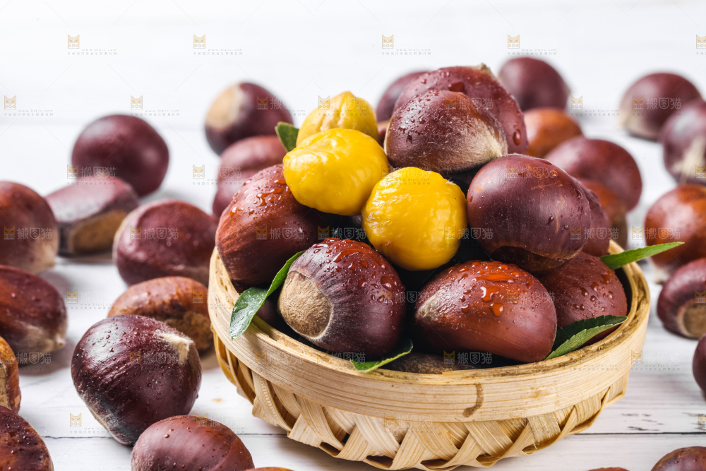 篮子里装着板栗
