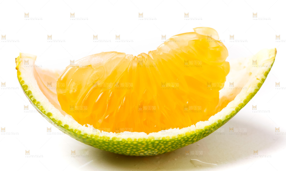 白底上放着蜜橘