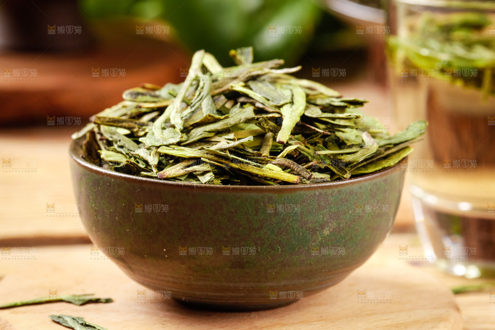 碗里装着茶叶