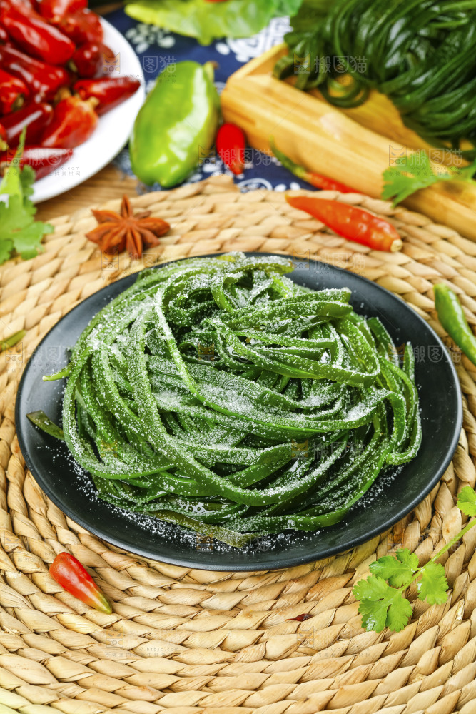 竹底上的海带丝