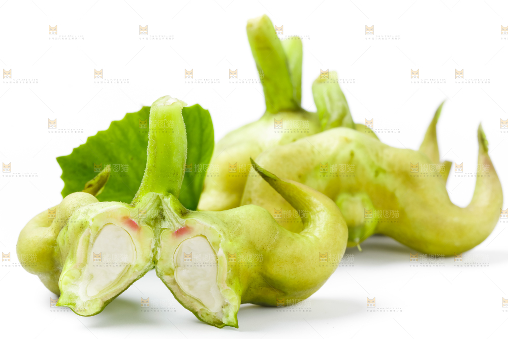 浅底上的新鲜菱角