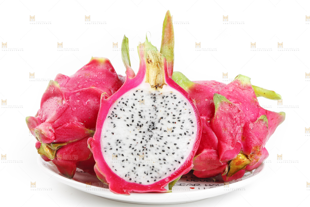 白底上的越南白心火龙果