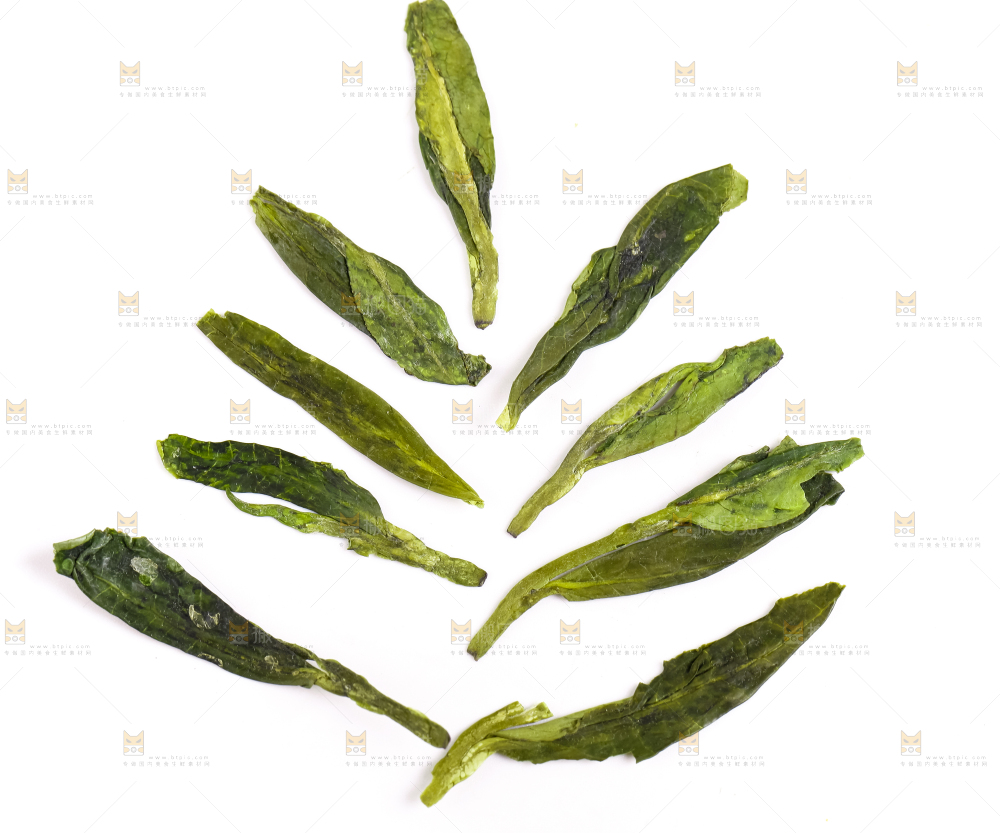 白底上的干茶叶