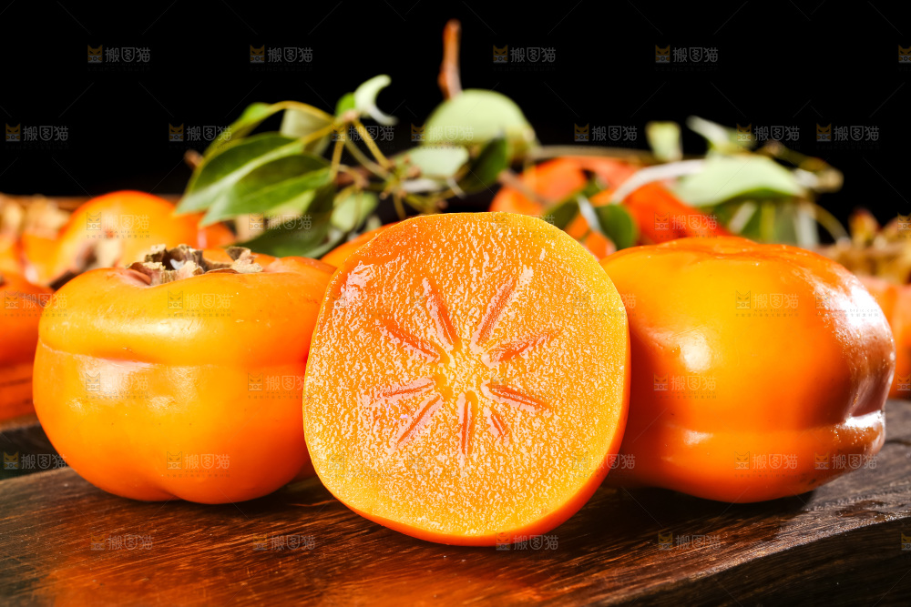 木板上的磨盘柿