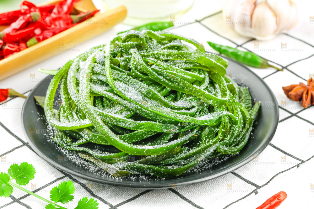 白格子上的海带丝