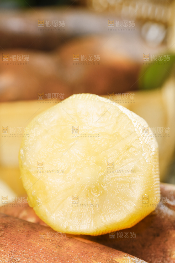 石板上的脆甜雪莲果