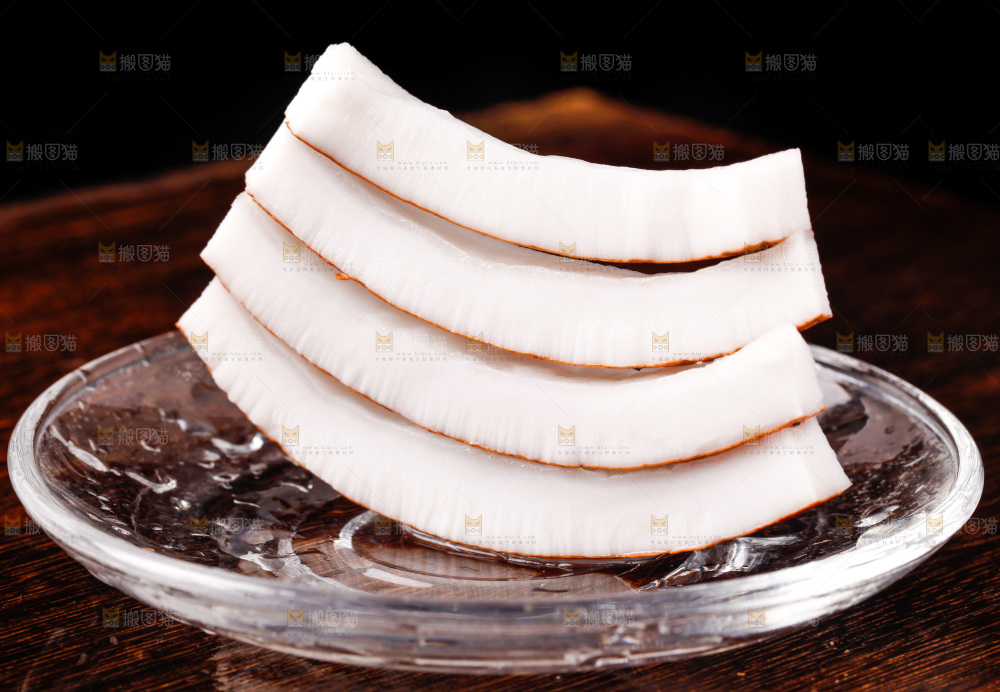 黑底上的椰王