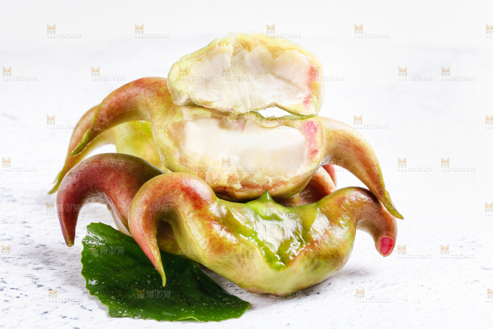 白底上的菱角