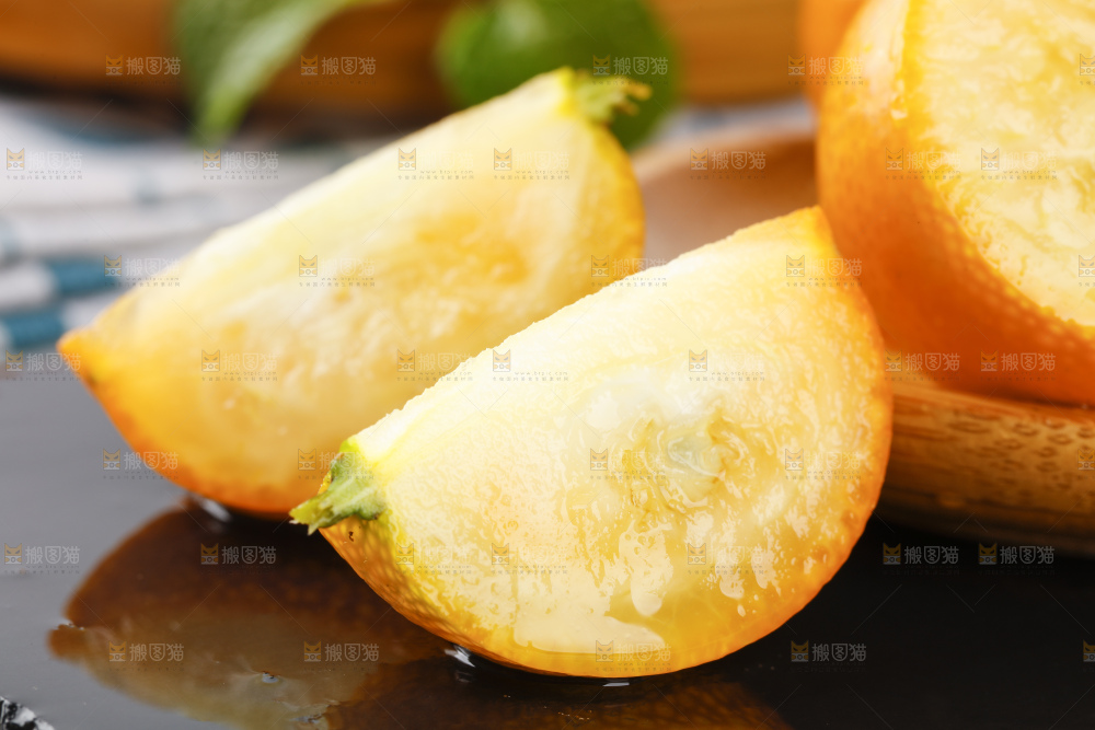 黑石板上的广西金钱橘