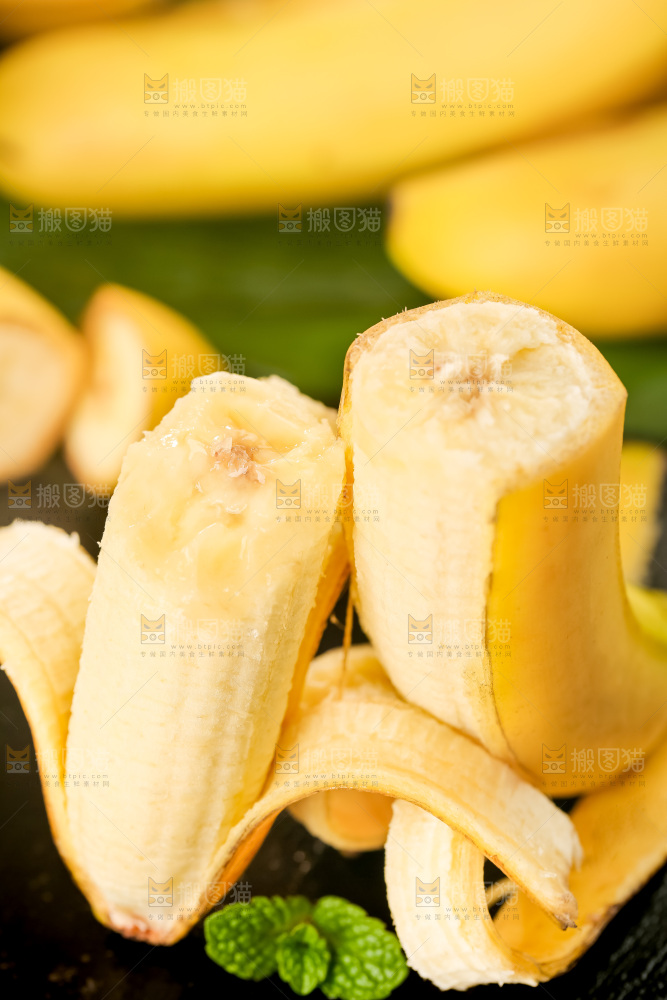 浅底上的黄皮香蕉