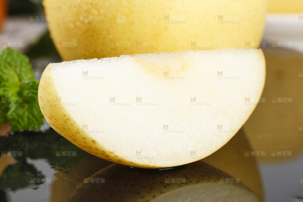 石板上的甘肃皇冠梨