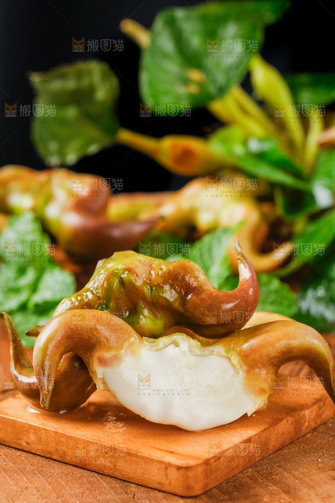 木底上的菱角