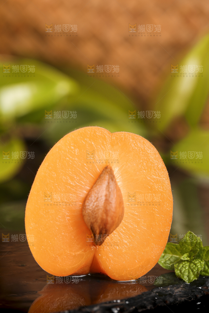 深底上摆放着凯特杏