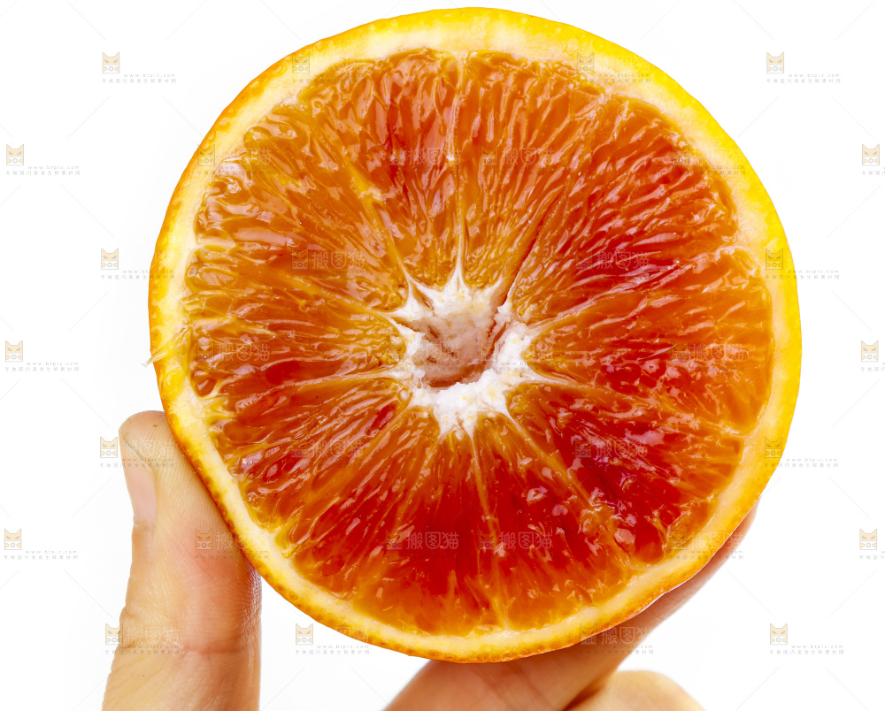 手里拿着塔罗科血橙