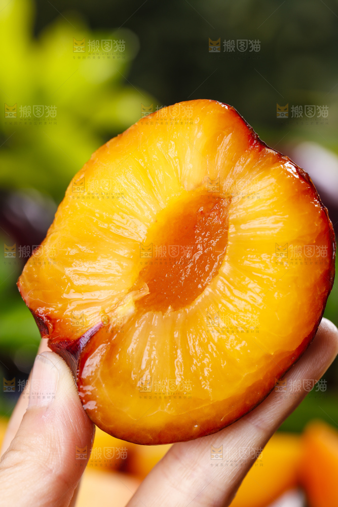 手里拿着黑布李