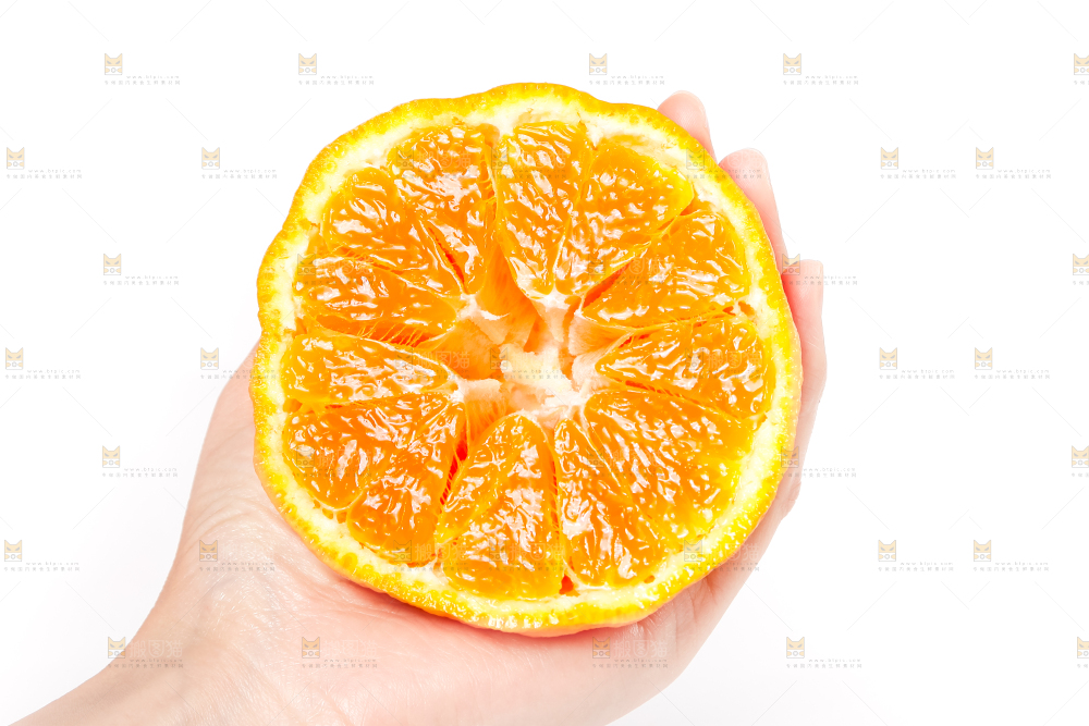 手里拿着丑柑