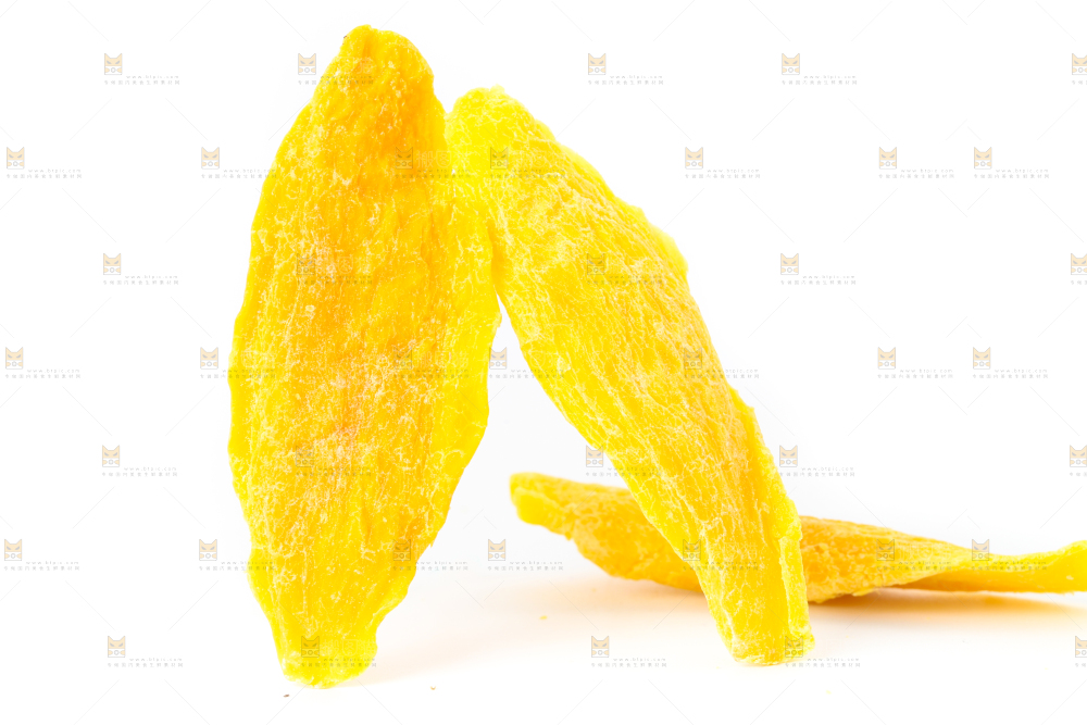 白底上摆放着干芒果