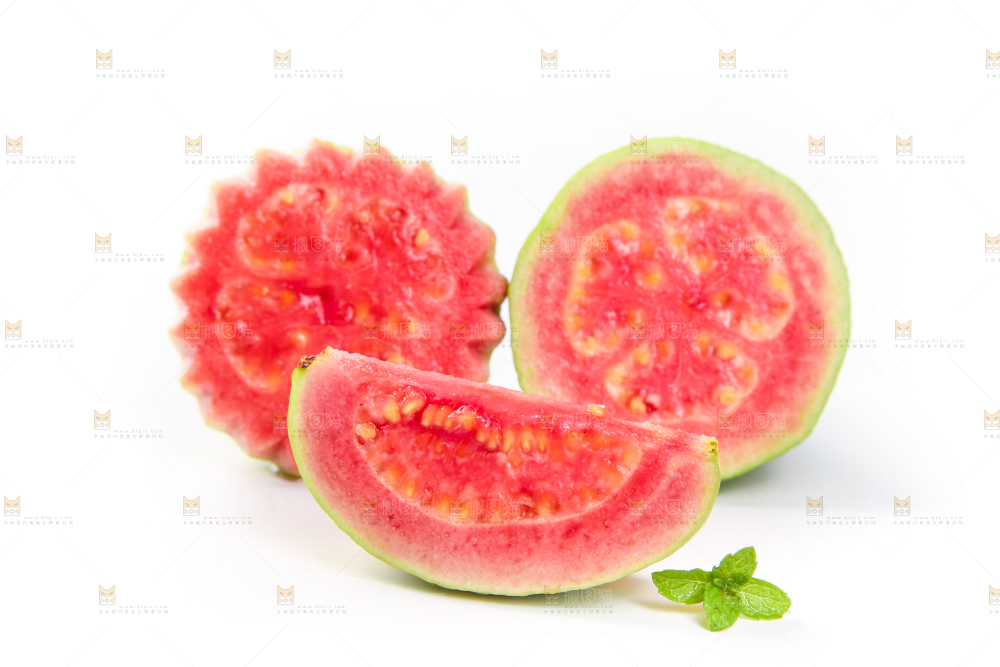 白底上摆放着红心芭乐