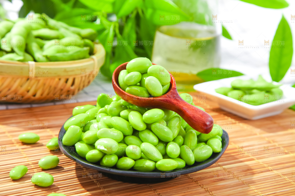 盘子里装着青豆