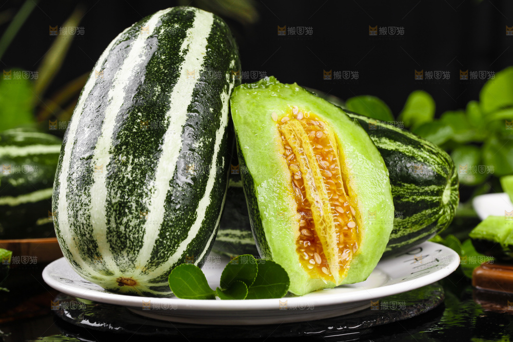 盘子里装着博洋香瓜