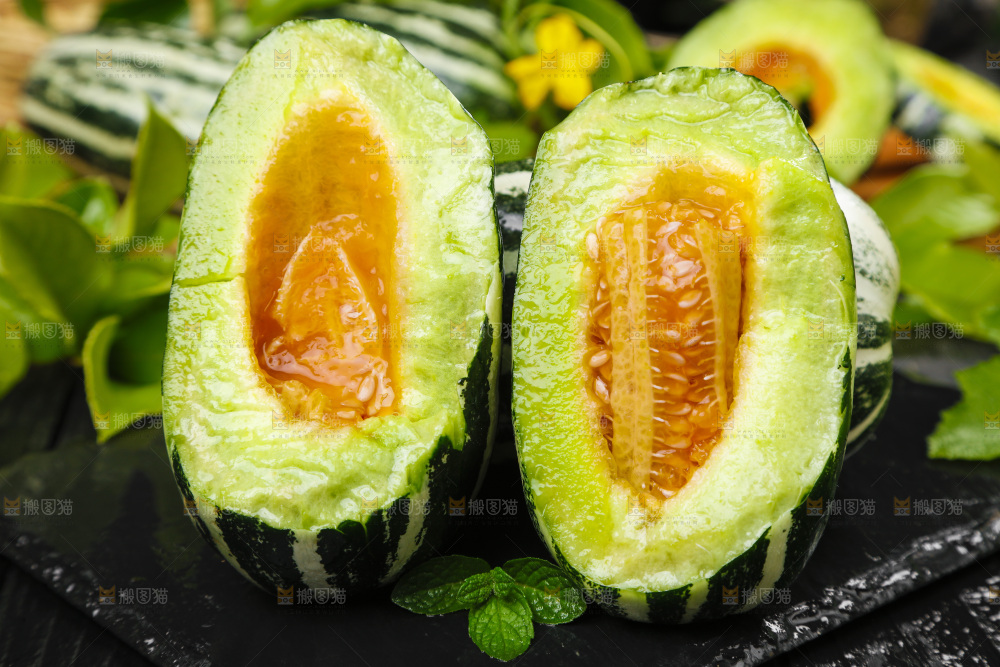 黑底上摆放着酥蜜9号
