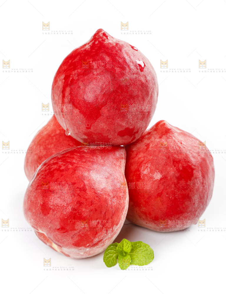 白底上放着春雪水蜜桃